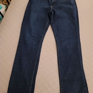 Womens Levi's jeans